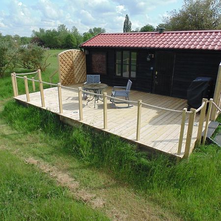 The Cabin Pakenham Экстерьер фото