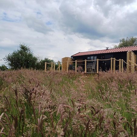 The Cabin Pakenham Экстерьер фото