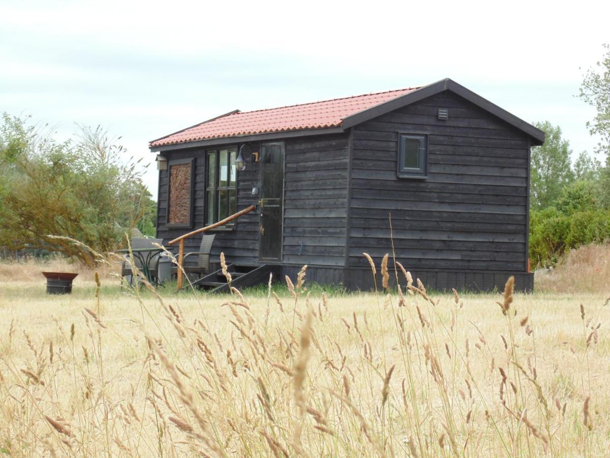 The Cabin Pakenham Экстерьер фото